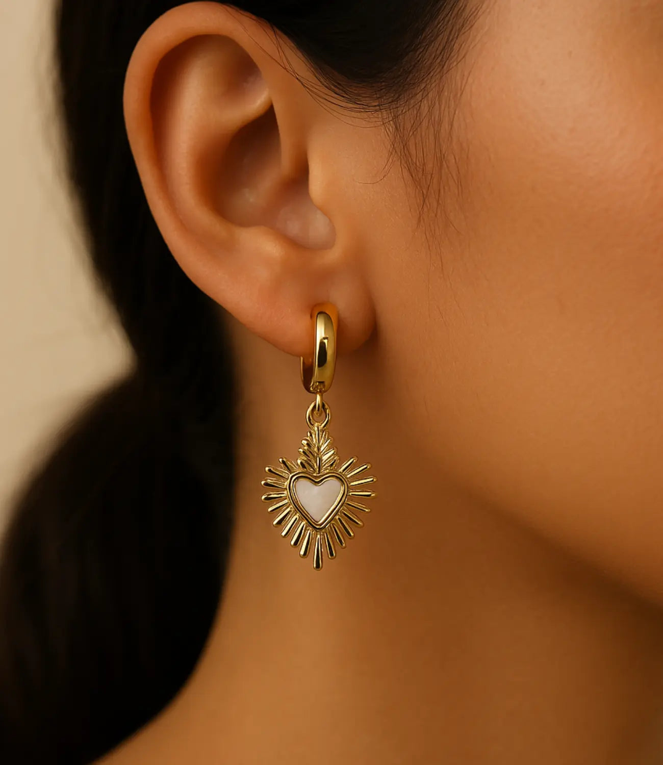 Sacred Heart Earrings with Mother-of-Pearl Phoebe`s – Phoebe`s