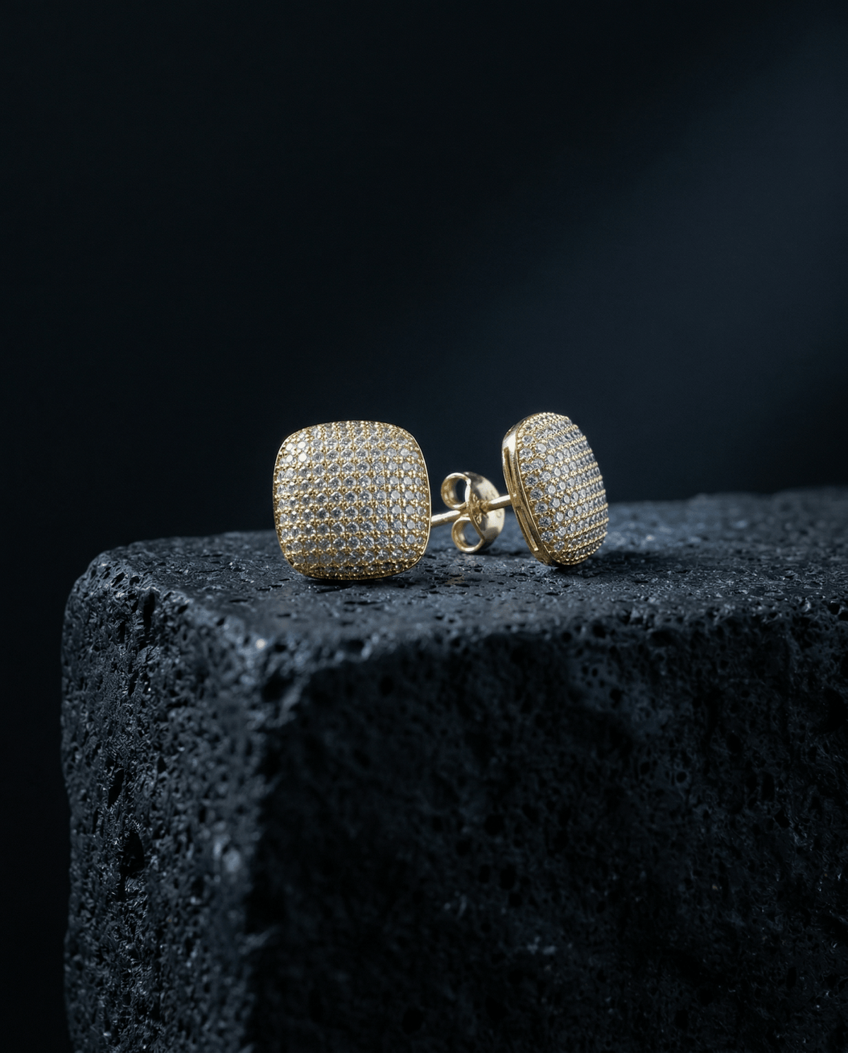 Bold pavé square stud earrings, 18K gold plated – Phoebe's