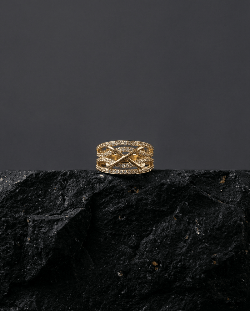 Criss-cross pavé statement ring – Phoebe's