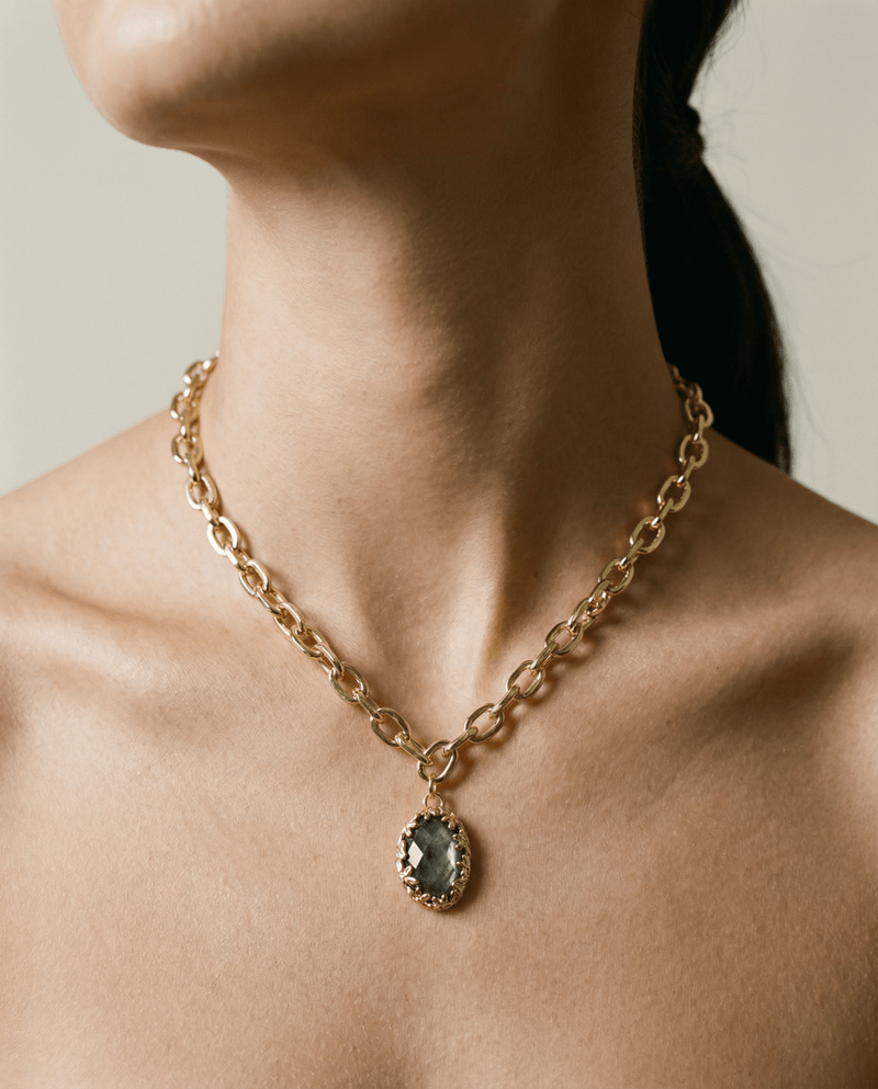 Labradorite gemstone pendant necklace – Phoebe's