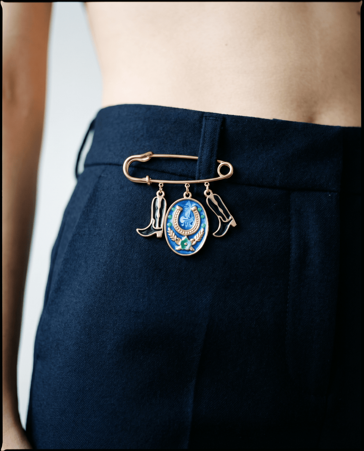 Lucky horseshoe and cowboy boot charm brooch – Phoebe's