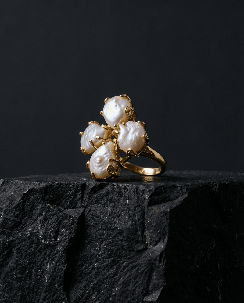 Organic pearl statement ring – Phoebe's