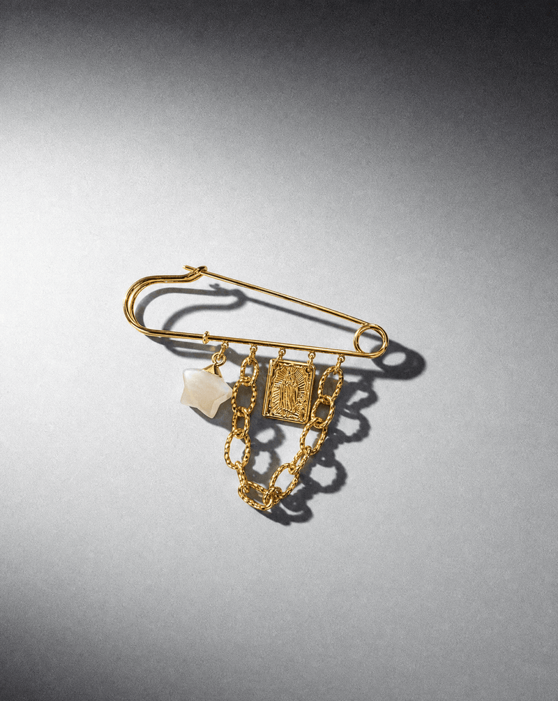Oversized gold safety pin brooch with moonstone star – Phoebe's