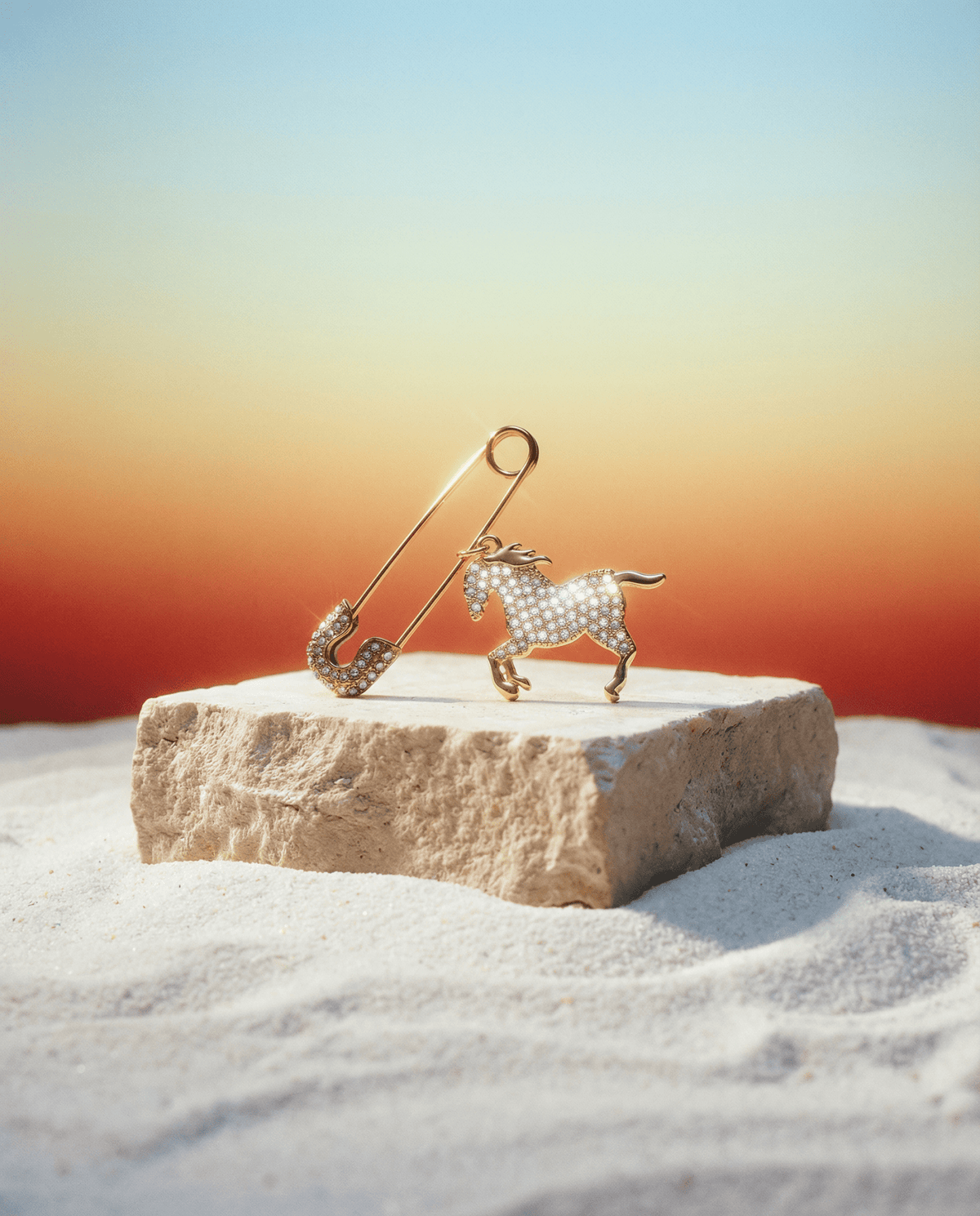 Running horse safety pin brooch – Phoebe's