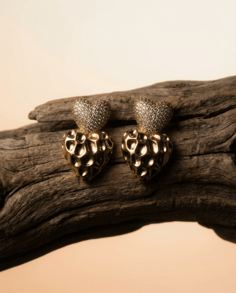Textured gold heart earrings – Phoebe's