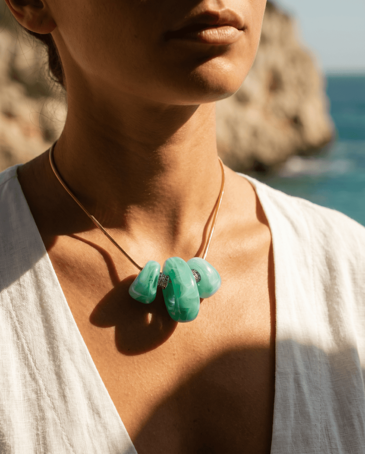 Trio Vert green resin and gold necklace – Phoebe's