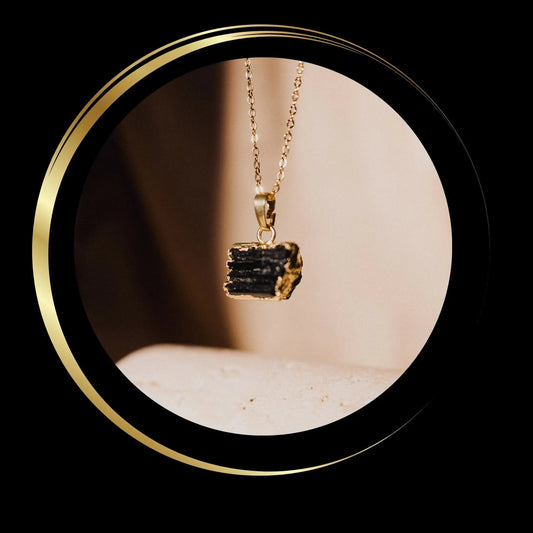 Black-Stones-for-Jewelry-Elegance-and-Mystery-in-Every-Piece Phoebe`s