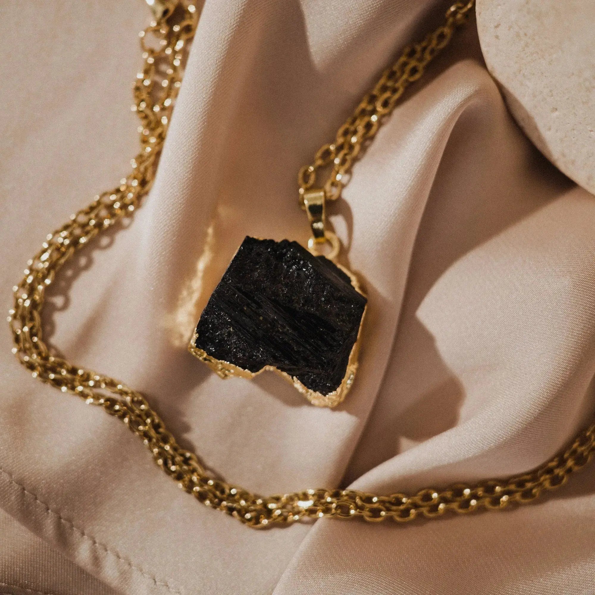 Black-Stones-for-Jewelry-Elegance-and-Mystery-in-Every-Piece Phoebe`s