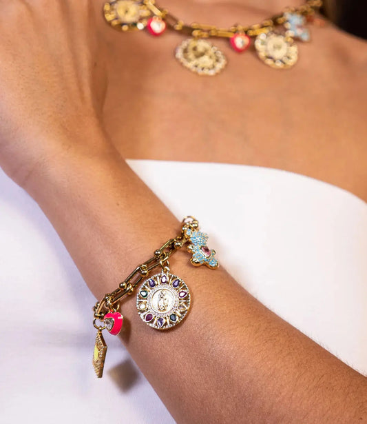 Catholic-Charm-Necklace-Un-Símbolo-de-Fe-y-Elegancia Phoebe`s