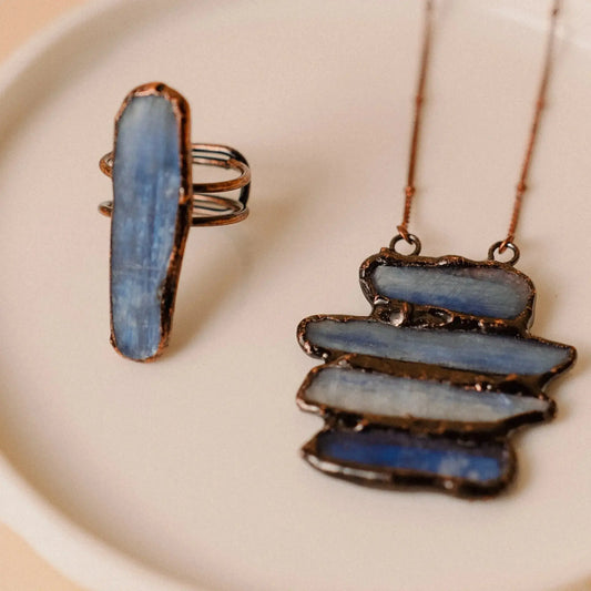 Kyanite-Jewelry-Crystal-Elegance-and-Energy-in-Every-Piece Phoebe`s