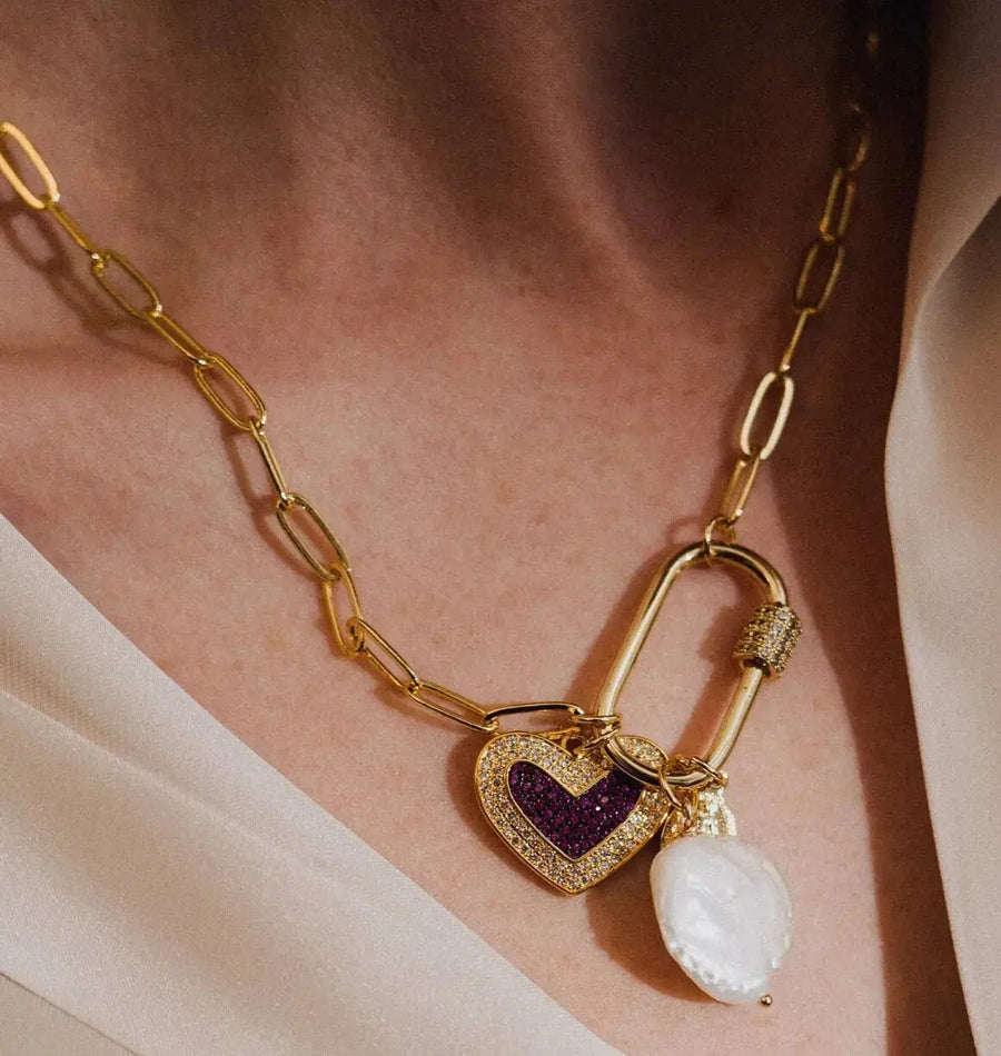Dainty-Carabiner-Necklace-The-Ultimate-Touch-of-Elegance Phoebe`s