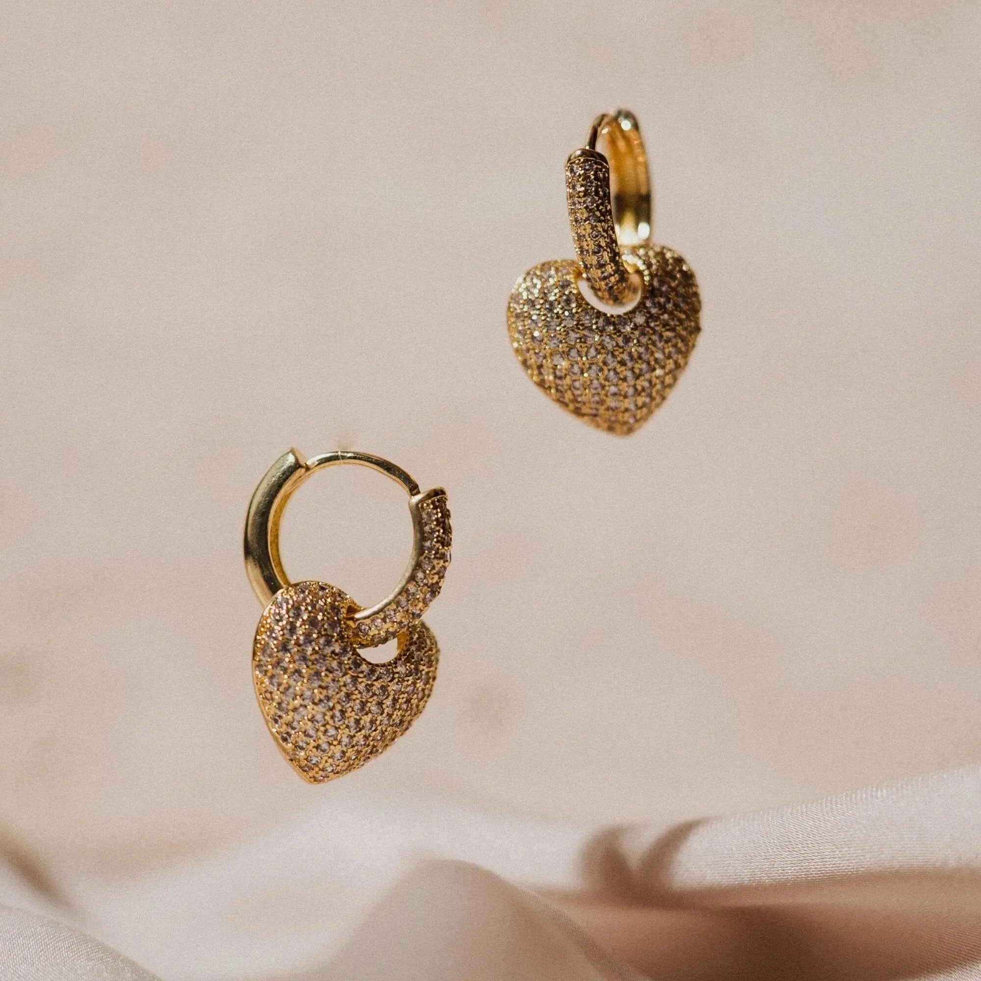 Valentine-s-Day-Collections-with-Phoebeshop.es-Gifts-That-Capture-Hearts Phoebe`s
