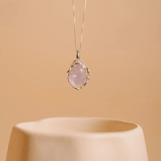 Minimalist-Birthstone-Necklace-Elegant-Personal-and-Meaningful Phoebe`s