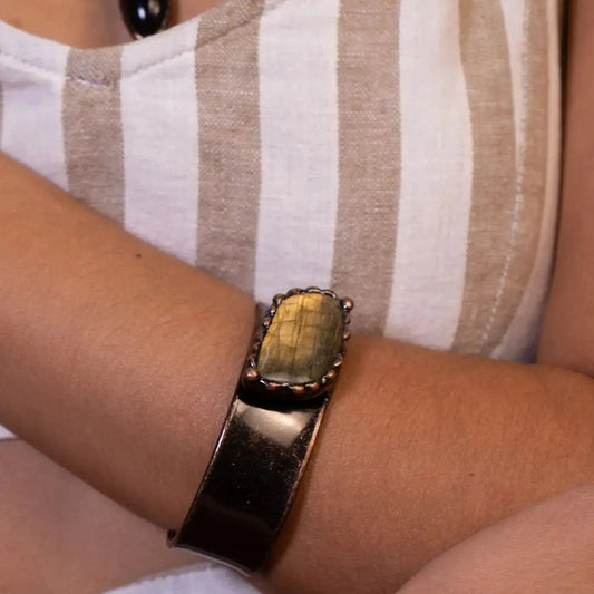 Buy-Gemstone-Bracelet-Online-Elegance-and-Natural-Energy Phoebe`s