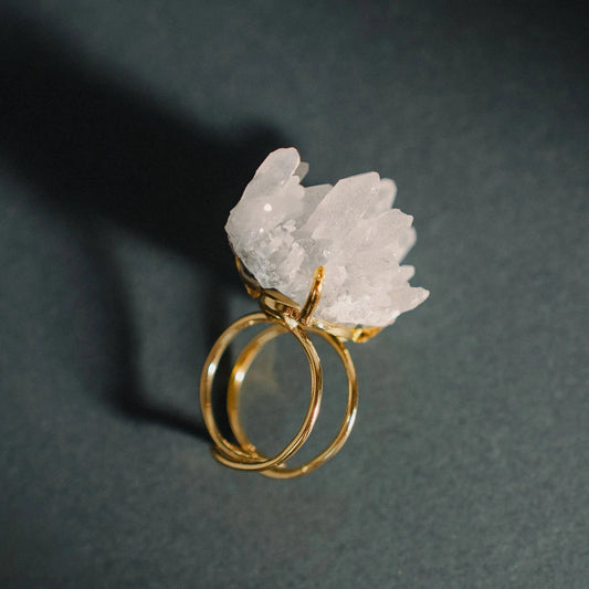 Large-Raw-Crystal-Necklace-A-Statement-of-Elegance-and-Energy Phoebe`s