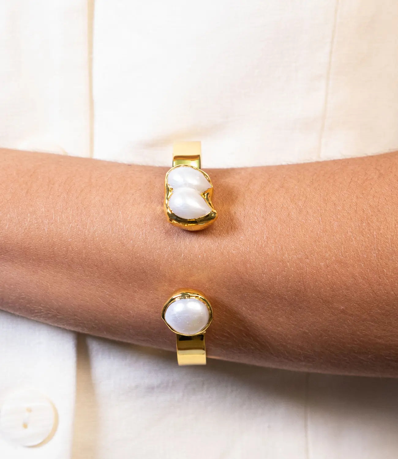 18K Gold-Plated Open Bracelet with Natural Pearls PHOEBE'S 