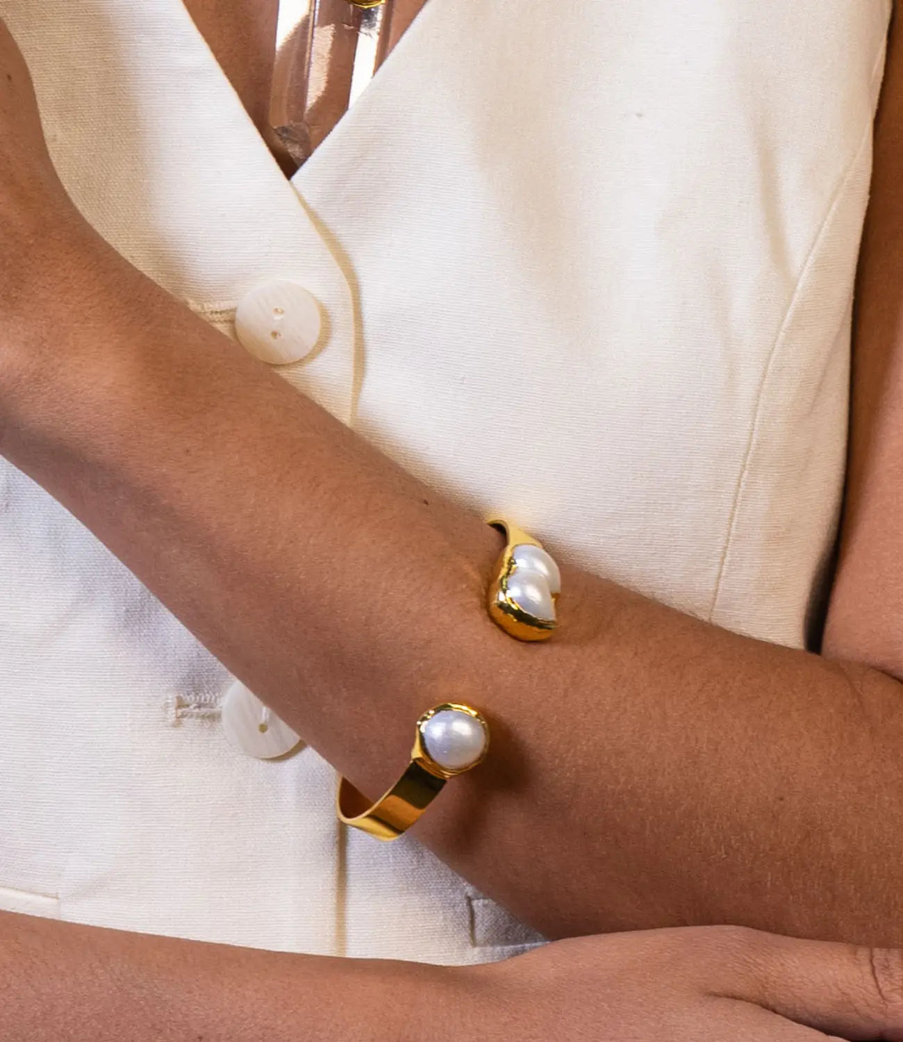 18K Gold-Plated Open Bracelet with Natural Pearls PHOEBE'S 