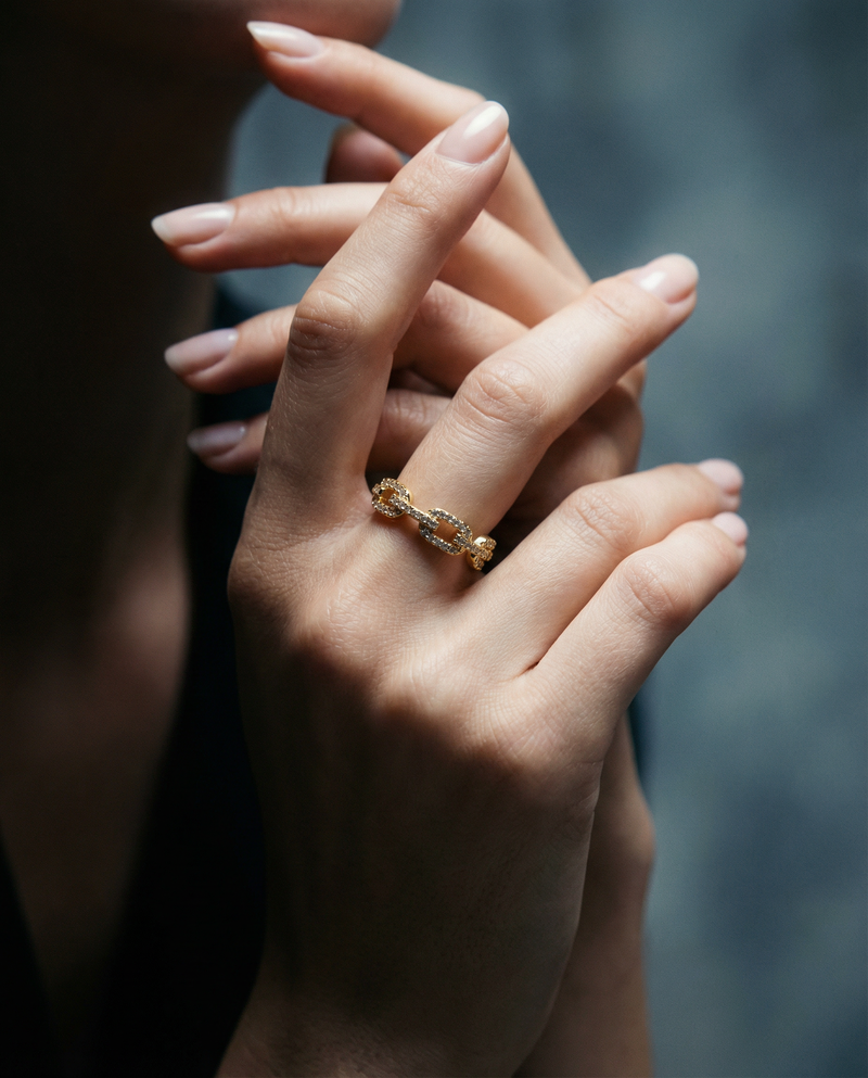 Elegant Link Ring