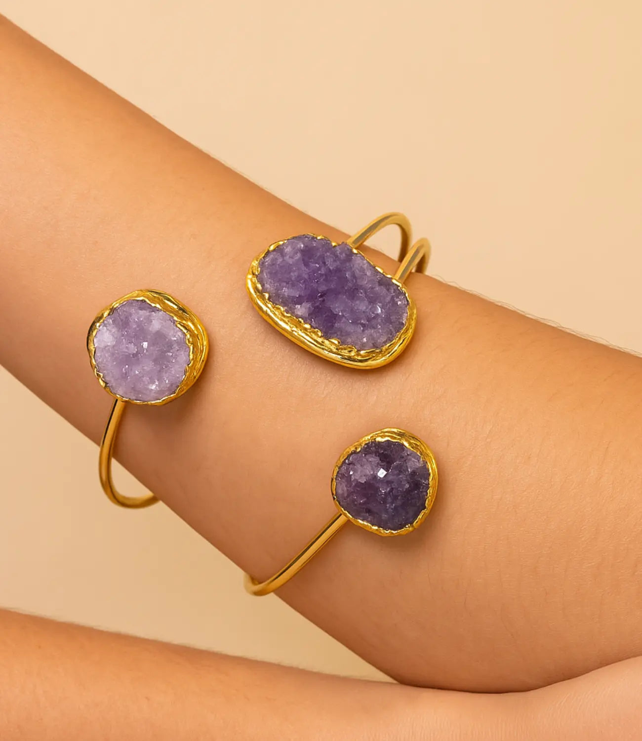 3 Rough Amethyst Bracelet with 18K Gold Plating – Energy, Balance, and Style PHOEBE'S 