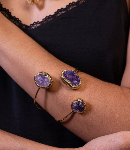 3 Rough Amethyst Bracelet with 18K Gold Plating – Energy, Balance, and Style PHOEBE'S 