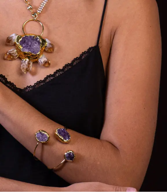3 Rough Amethyst Bracelet with 18K Gold Plating – Energy, Balance, and Style PHOEBE'S 