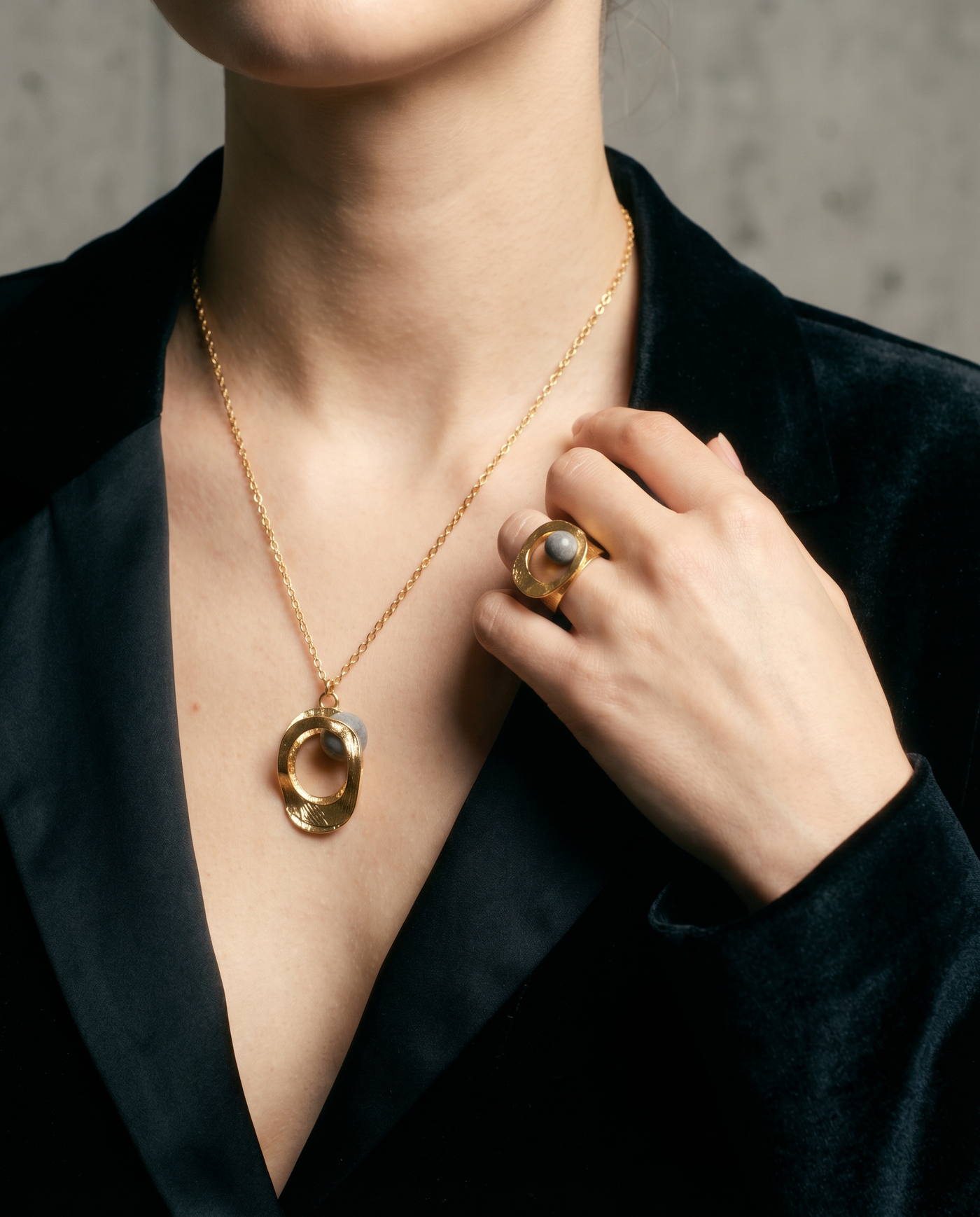Labradorite Sculptural Jewelry Set · Oval Pendant Necklace & Statement Ring