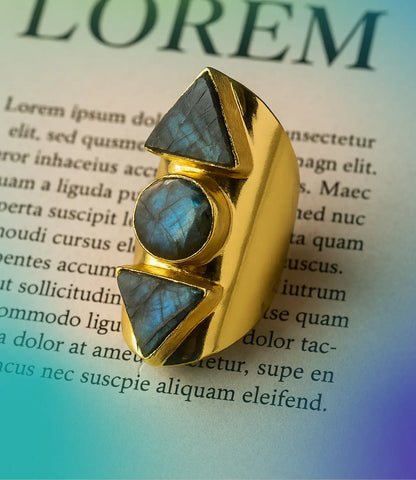 Adjustable 18K Gold Labradorite Ring – Geometric Design PHOEBE'S 