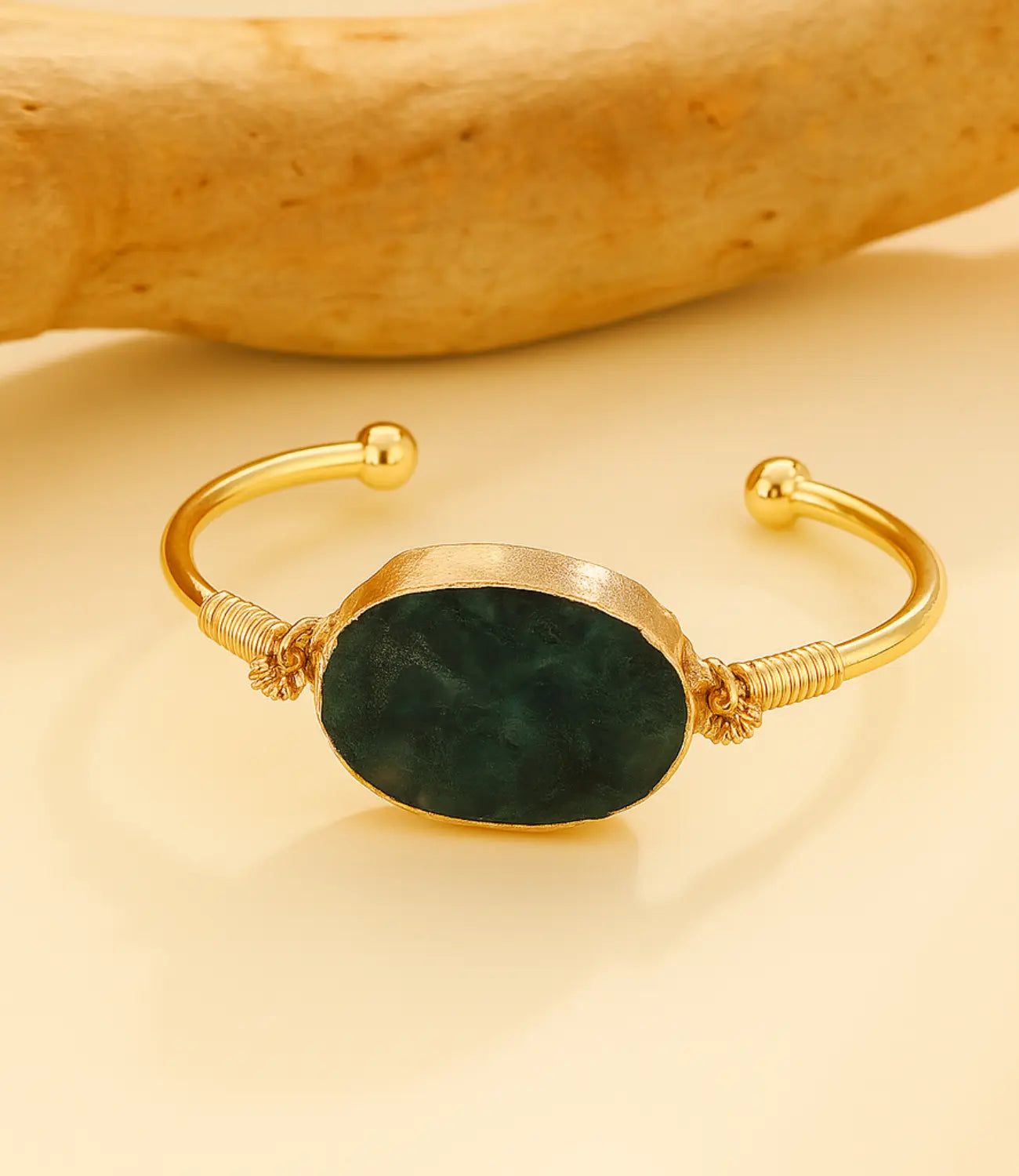 Adjustable Bracelet with 18K Gold-Plated Natural Stones Phoebe`s 