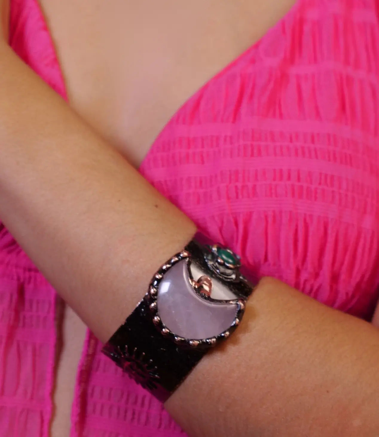 Cuff Bracelet with Natural Stone – Rose Quartz or Amethyst