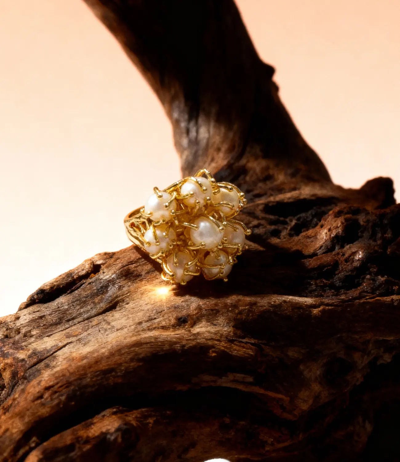 Floral Ring with Pearls — 18K Gold Plated PHOEBE'S 