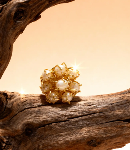 Floral Ring with Pearls — 18K Gold Plated PHOEBE'S 