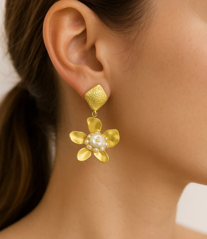 Gold Flower Earrings with Natural Pearls PHOEBE'S 