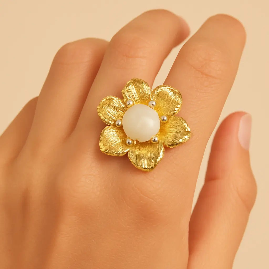 Golden Flower Ring with Natural Stone – Adjustable and 18K Gold Plated PHOEBE'S 