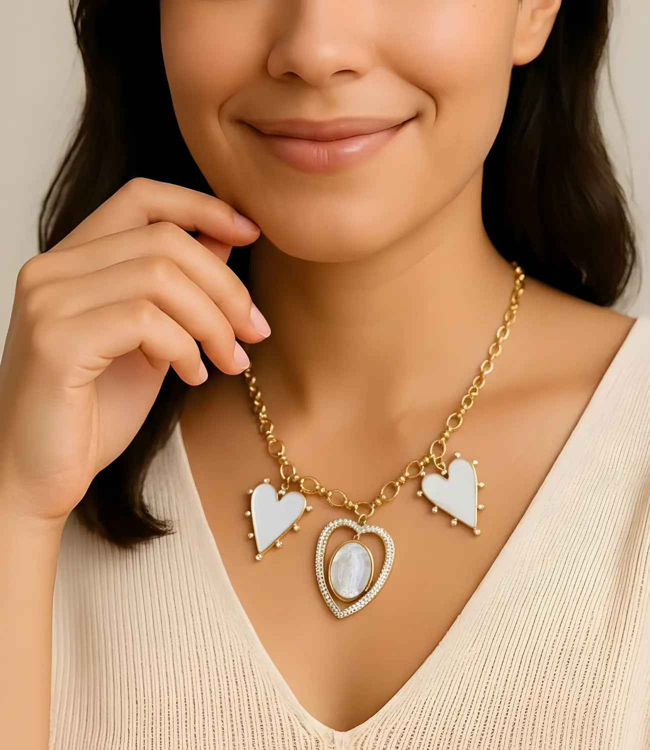 Golden Hearts Necklace with Mother-of-Pearl and Virgin Mary – Faith and Elegance PHOEBE'S 