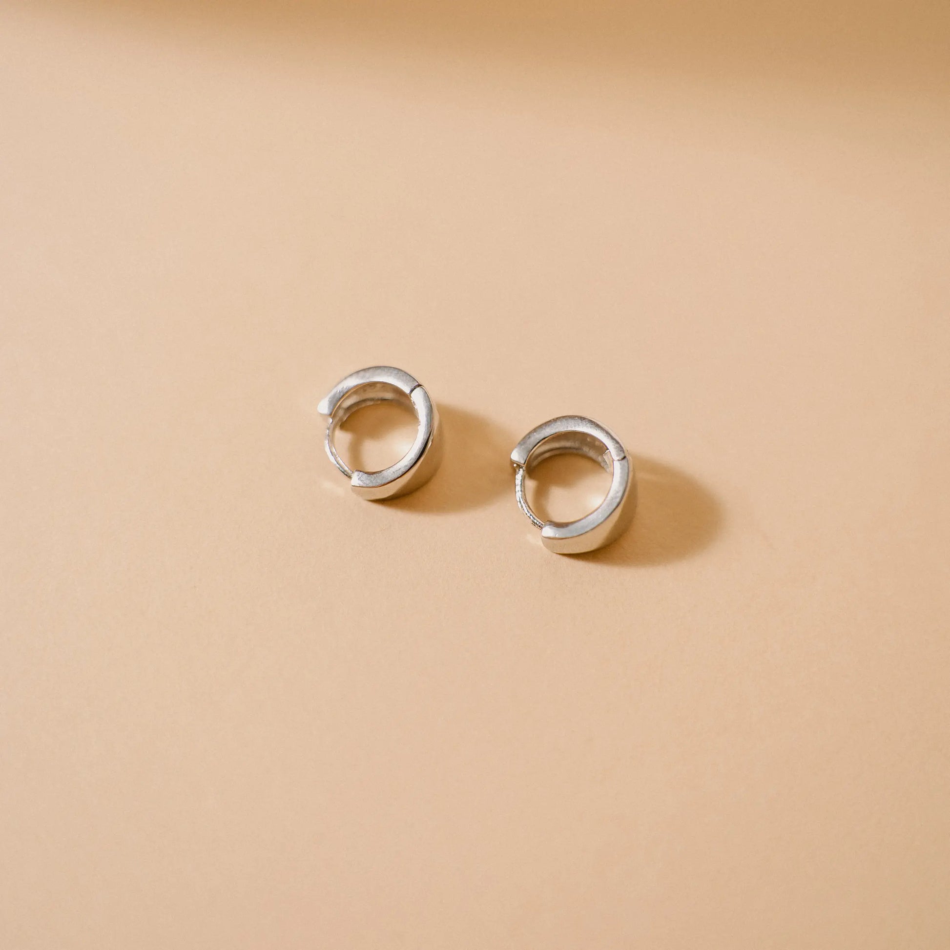 Minimalist Silver Hoops Earrings, Huggie Earrings Phoebe`s