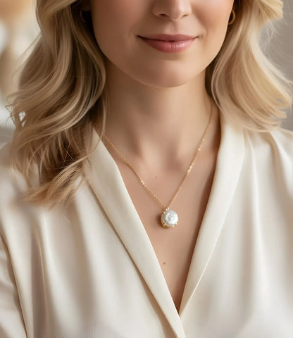Minimalist Stainless Steel Necklace with Pearl Pendant – Elegance that Manifests Light PHOEBE'S 