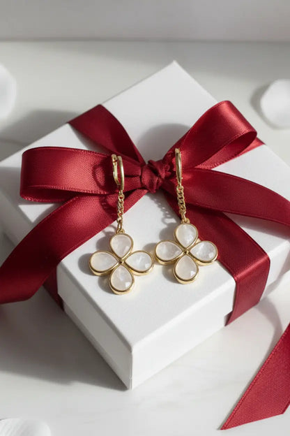 Moonstone Four-Leaf Earrings – Soft Light and Good Fortune PHOEBE'S 