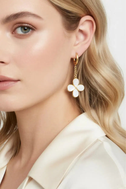 Moonstone Four-Leaf Earrings – Soft Light and Good Fortune PHOEBE'S 