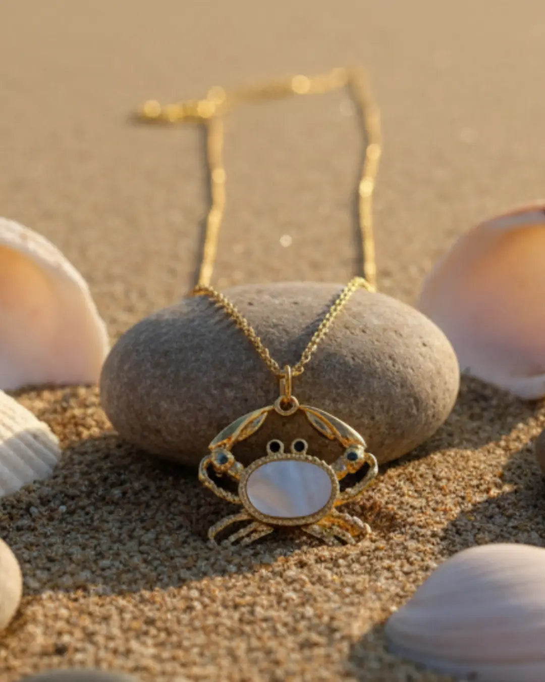 Mother-of-Pearl Crab Necklace in 18K Gold Plating PHOEBE`S 