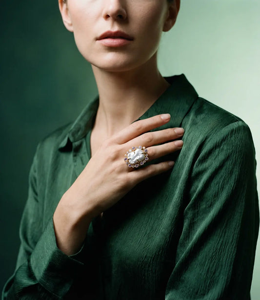 Mother-of-Pearl Crown Ring – Regal Light and Timeless Beauty PHOEBE'S 