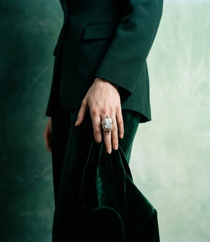 Mother-of-Pearl Crown Ring – Regal Light and Timeless Beauty PHOEBE'S 