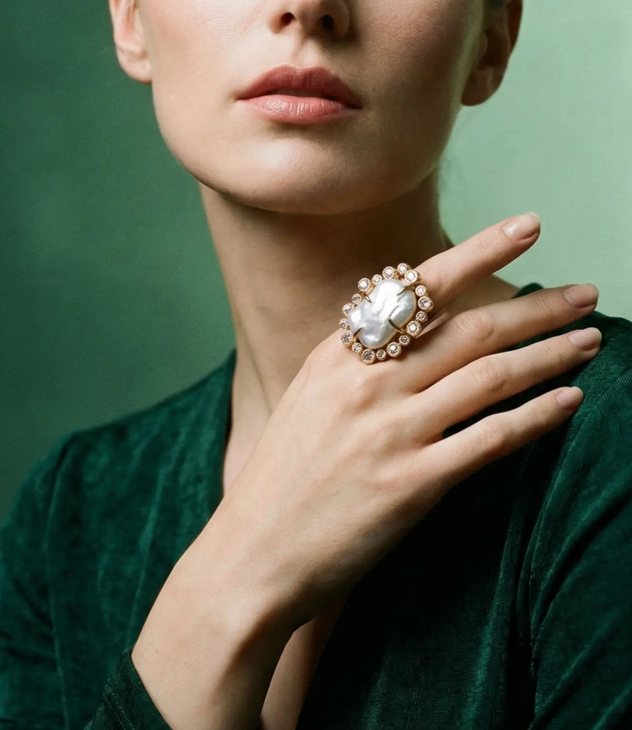 Mother-of-Pearl Crown Ring – Regal Light and Timeless Beauty PHOEBE'S 