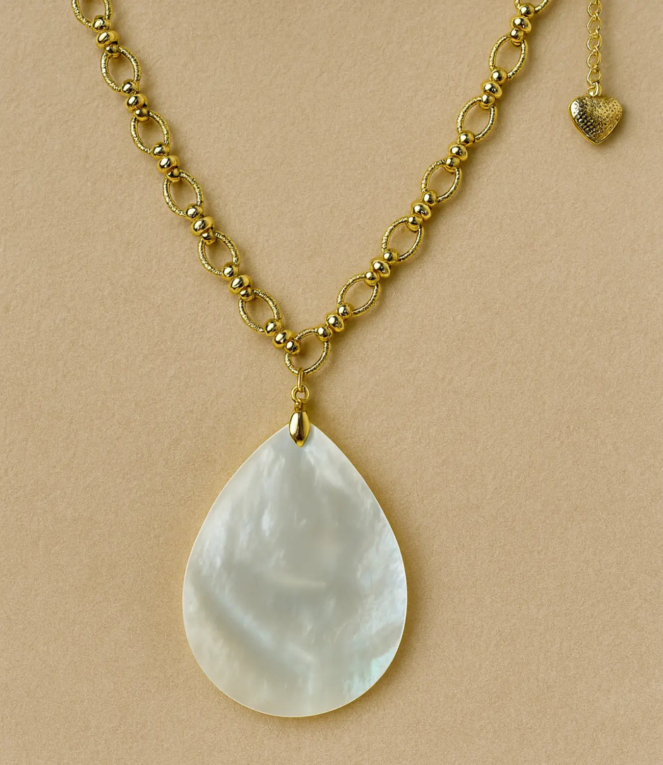 Mother-of-Pearl Drop Pendant Necklace PHOEBE'S 