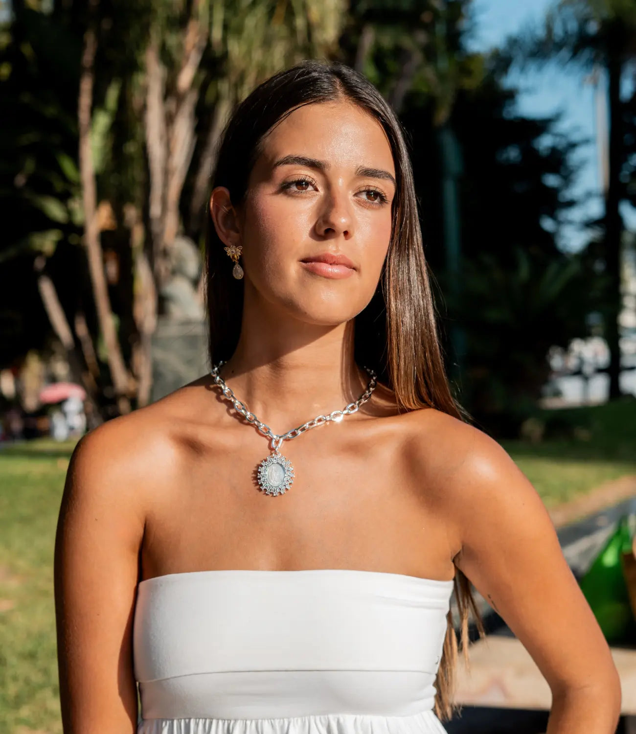 Mother-of-Pearl Virgin Necklace with Thick Silver-Plated Chain PHOEBE'S 