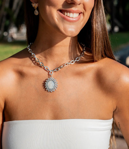 Mother-of-Pearl Virgin Necklace with Thick Silver-Plated Chain PHOEBE'S 