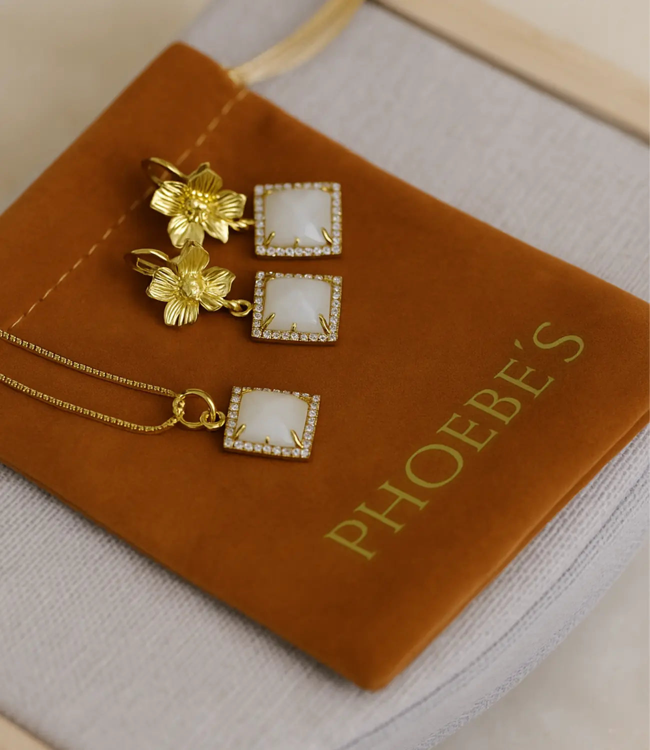 Necklace and Earrings Set with Natural Stones Phoebe`s  