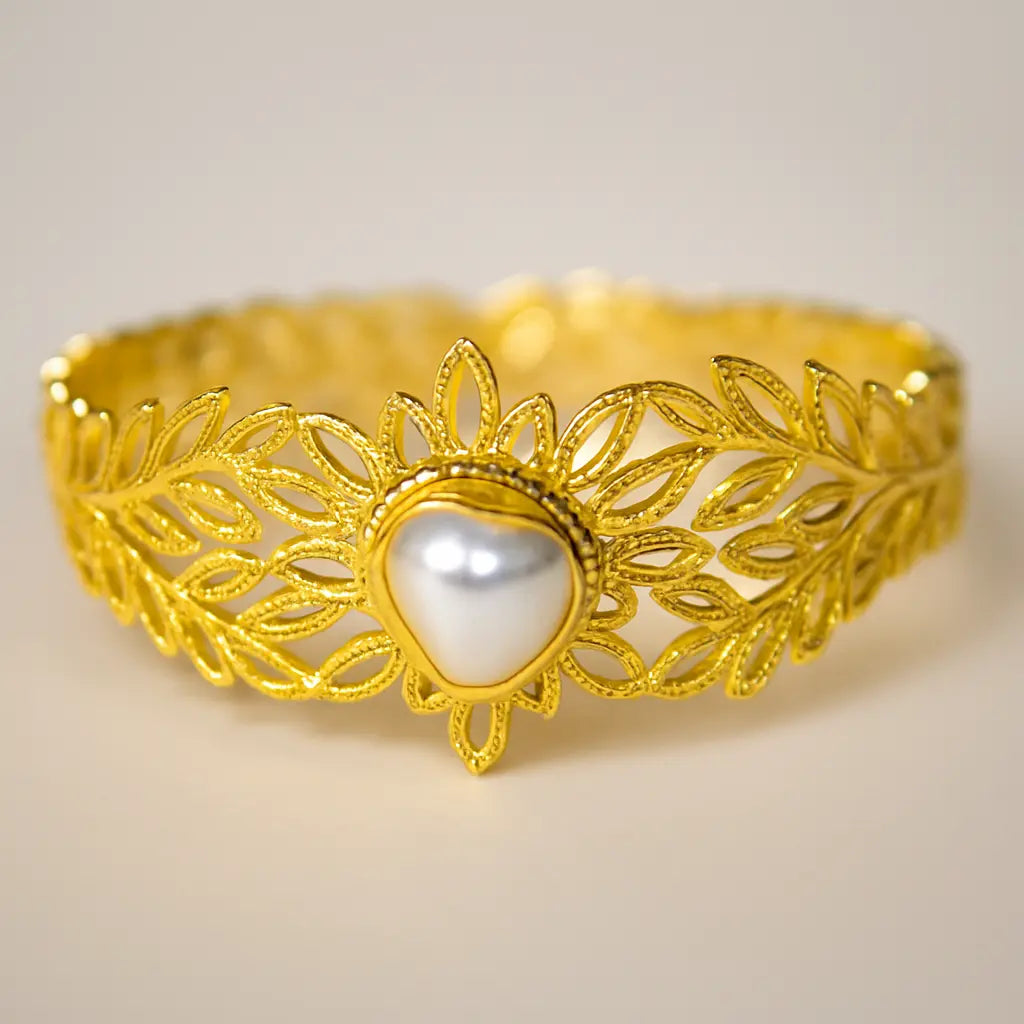 Open Bracelet with Natural Pearl and Floral Details in 18K Gold Plating PHOEBE'S 