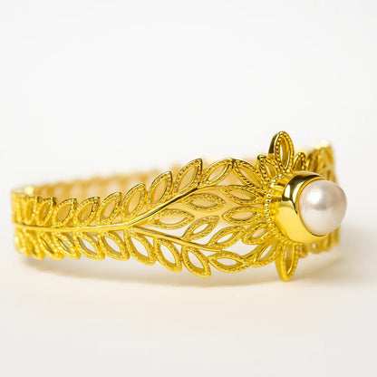 Open Bracelet with Natural Pearl and Floral Details in 18K Gold Plating PHOEBE'S 