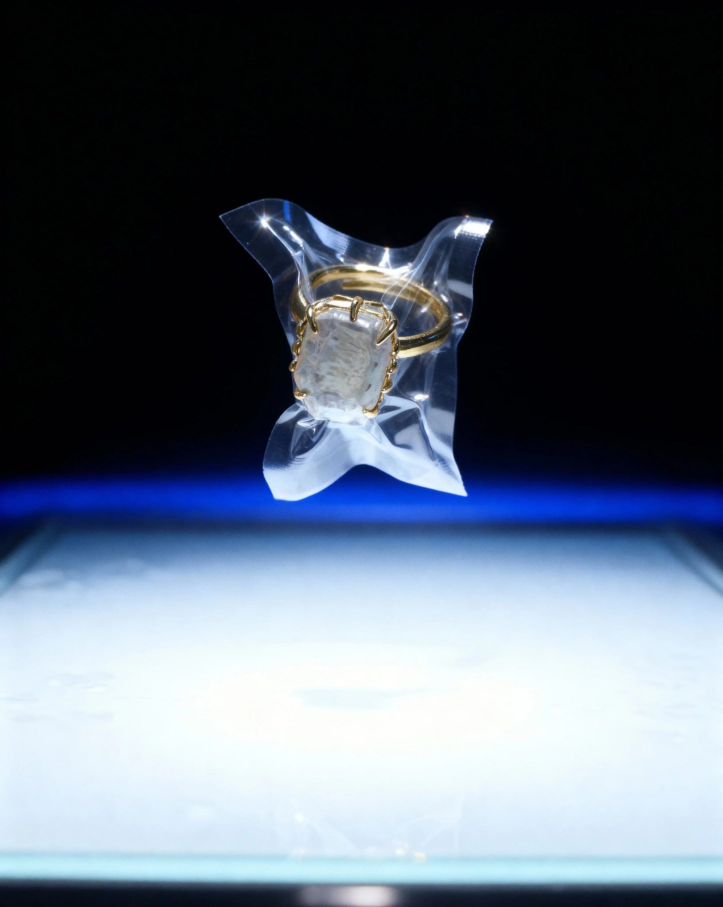 Open Ring with Baroque Pearl – 18K Gold Plated PHOEBE'S 