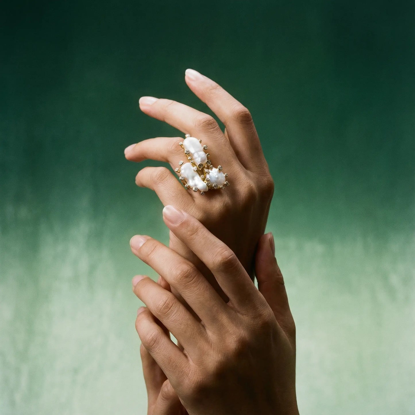 Pearl Constellation Ring – Celestial Elegance and Organic Form PHOEBE'S 